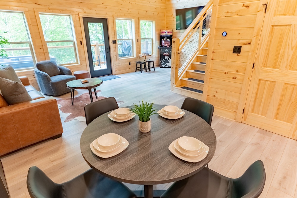 2 Brand New Cabins for Family Retreat