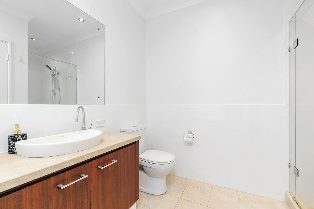 Walk to Beach Coastal Home in Coogee