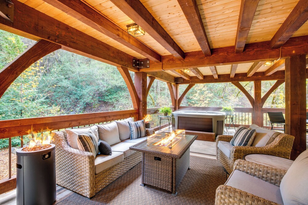 Bear Lodge Waterfront Cabin w/ Level 2 EV Charger