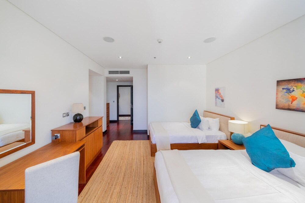 DXB - Anantara - 702 - PJ