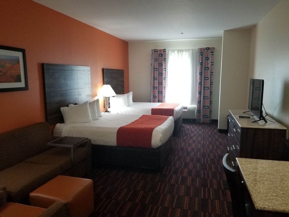 Enid Vacations - Home Away Suites - Property Image 12