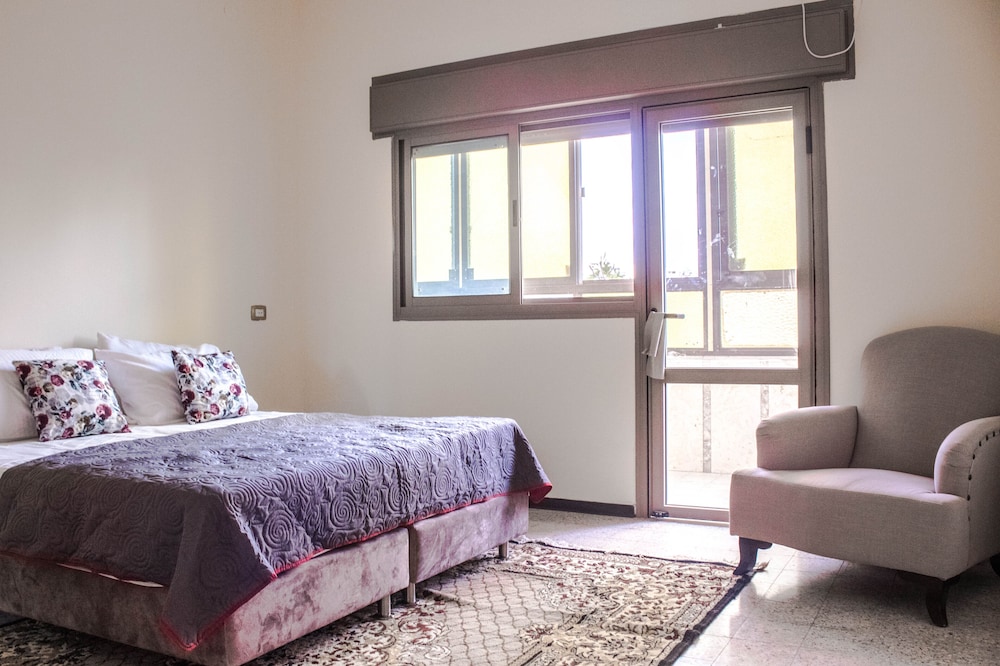 Old City Stylish 4BR by Ahlan Hospitality view 2