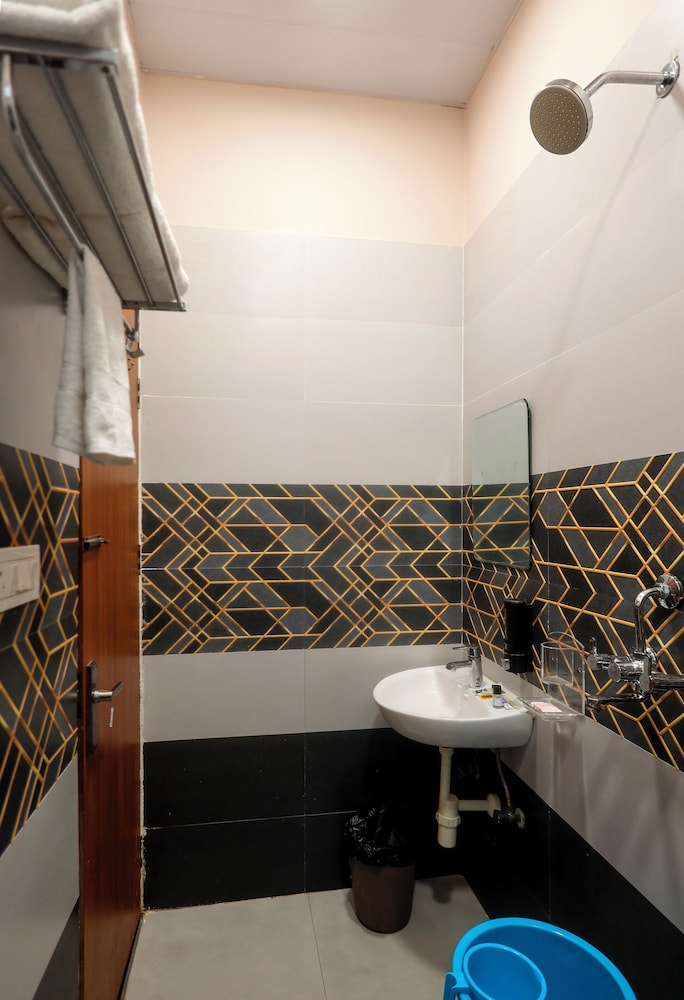 Hotel Saraswati Stay Dham