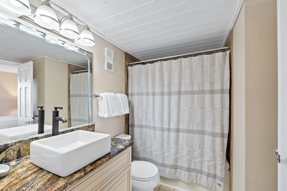 Edgewater Beach & Golf Resort by Panhandle Getaways