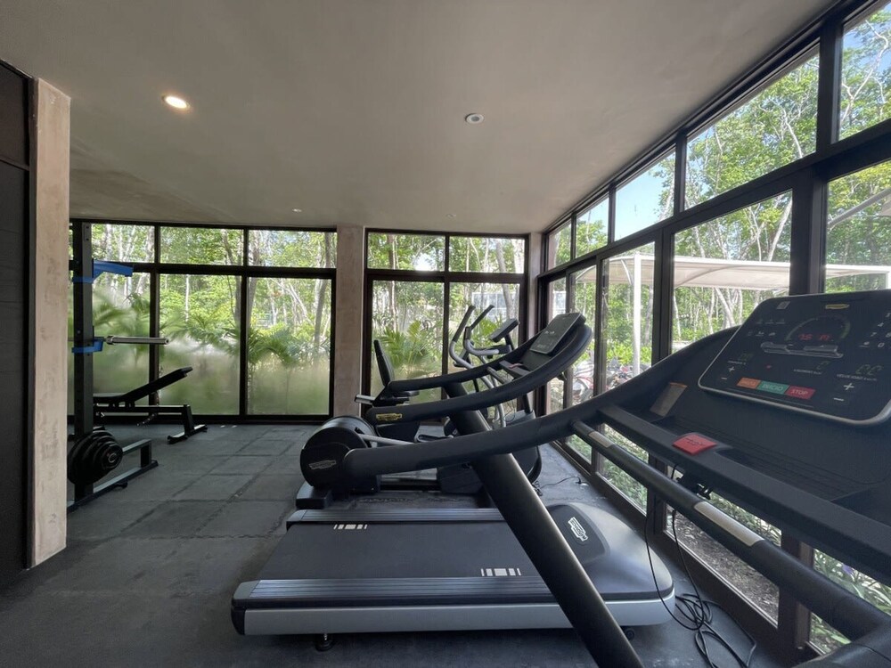 Amazing Apartment With Pools Gym BBQ Yoga Deck