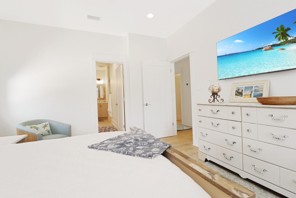 Lulu's Beach House view 3