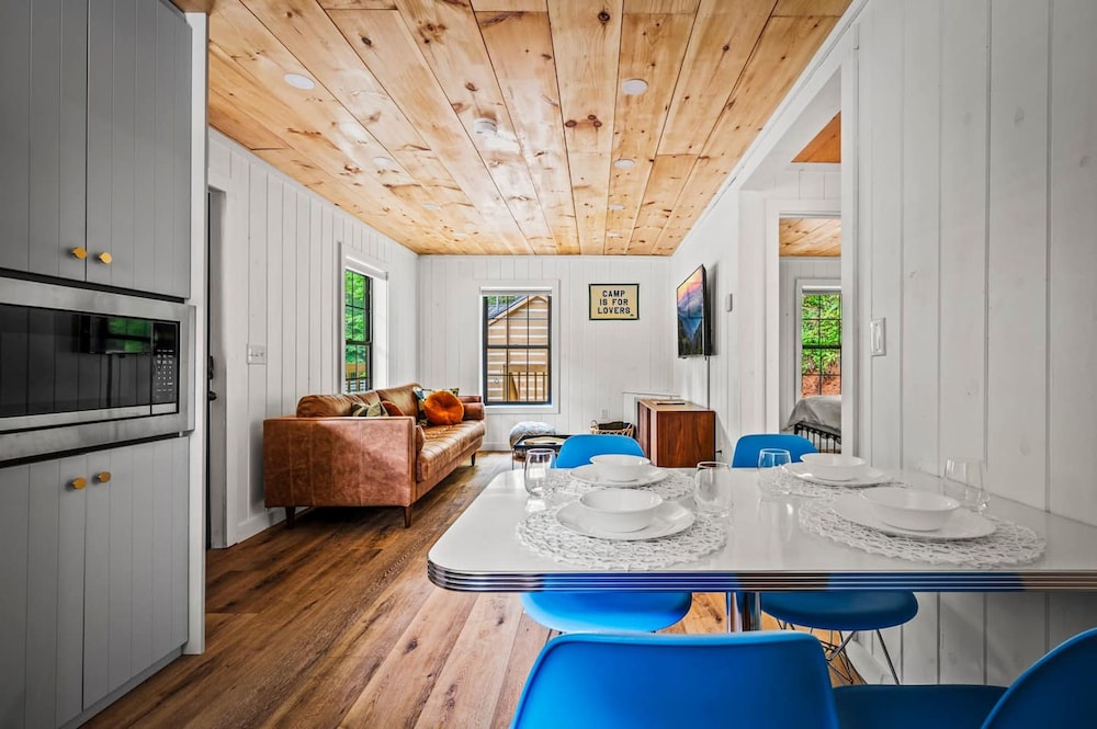 Group Getaway Modern Cabins Sleep 16 Gatlinburg