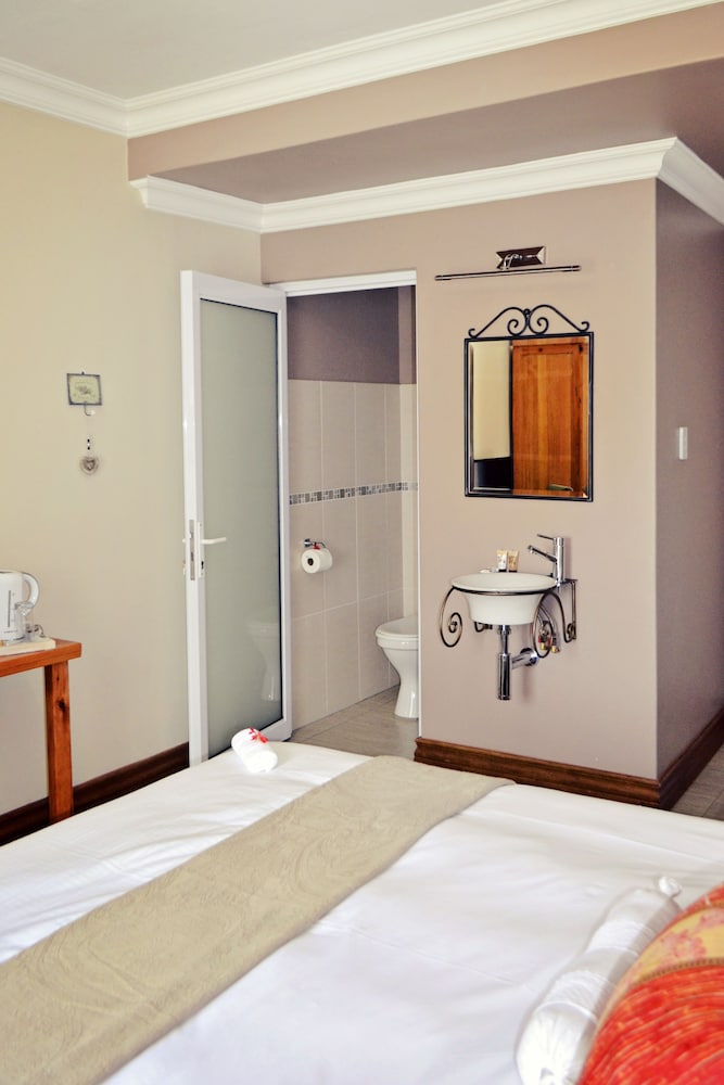 Bokmakierie Guest House