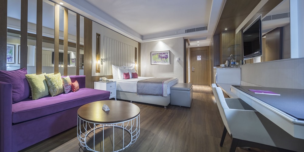 Trendy Lara Hotel