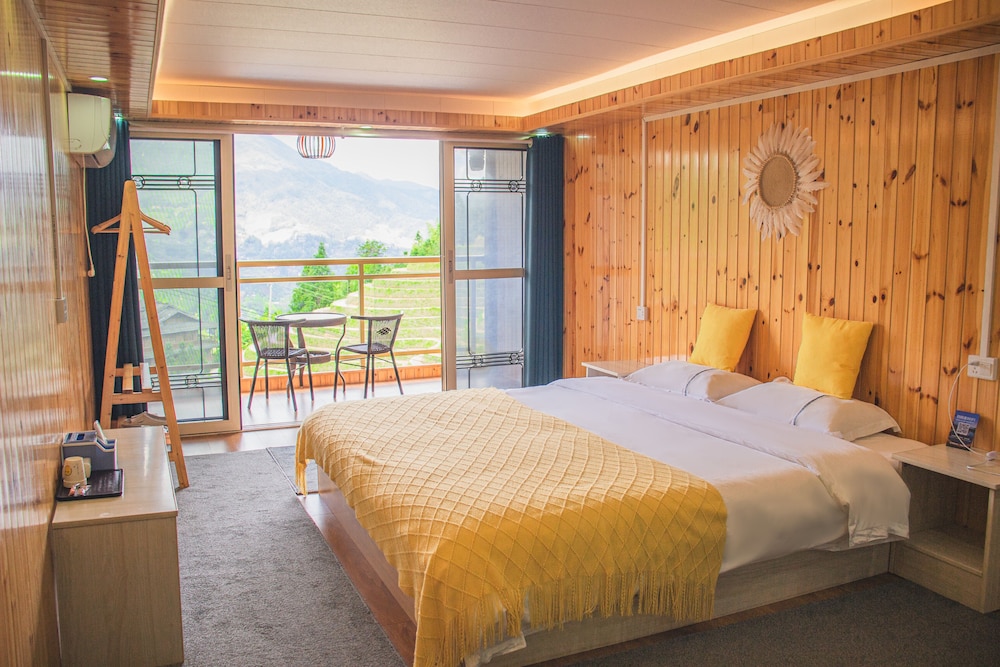 Happy live hotel