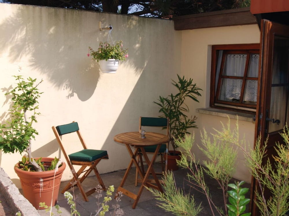 Little Beach Flea Comfortable Holiday Residence