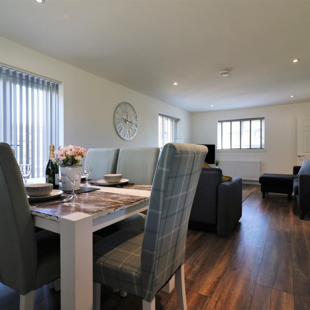 Railway House 5 bed - Maryhill