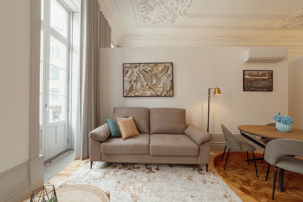 Heart OF Porto Apartment A by Vacationy