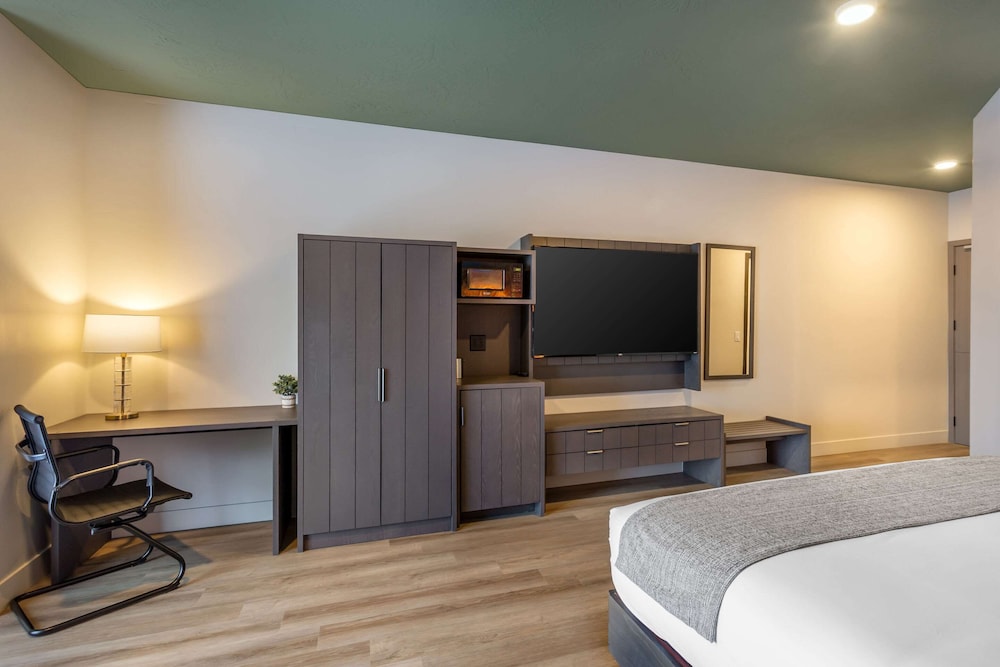 The Valor, an Ascend Collection Hotel