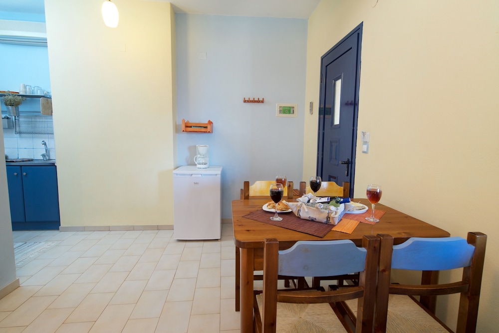 Kalypso Studios & Apartments