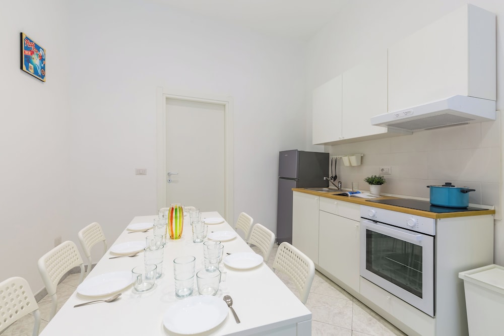 White&Blue Apartment at Sanità by Wonderful Italy