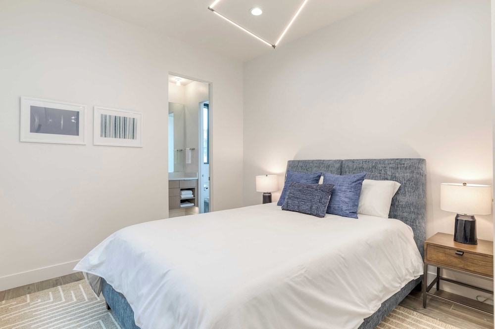 Mountain Lover by Avantstay Luxe Escape w/ Views Hot Tub, Gym, Movie Theater
