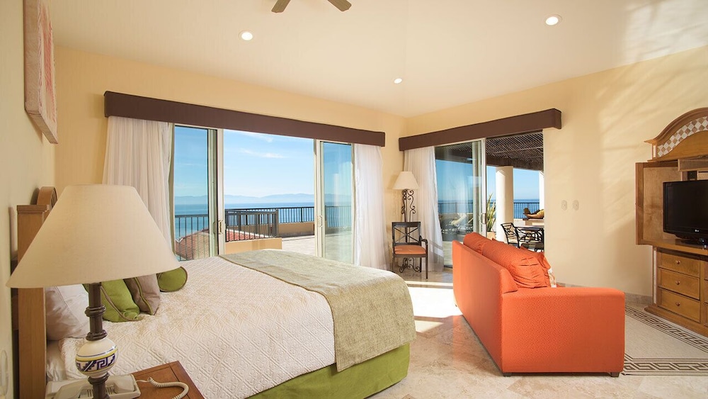 Luxury Suite at Villa del Palmar