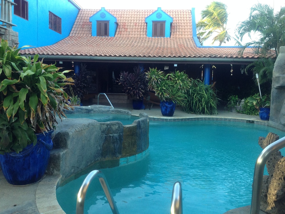 Hotel De Cuba Bed & Breakfast - Image 1