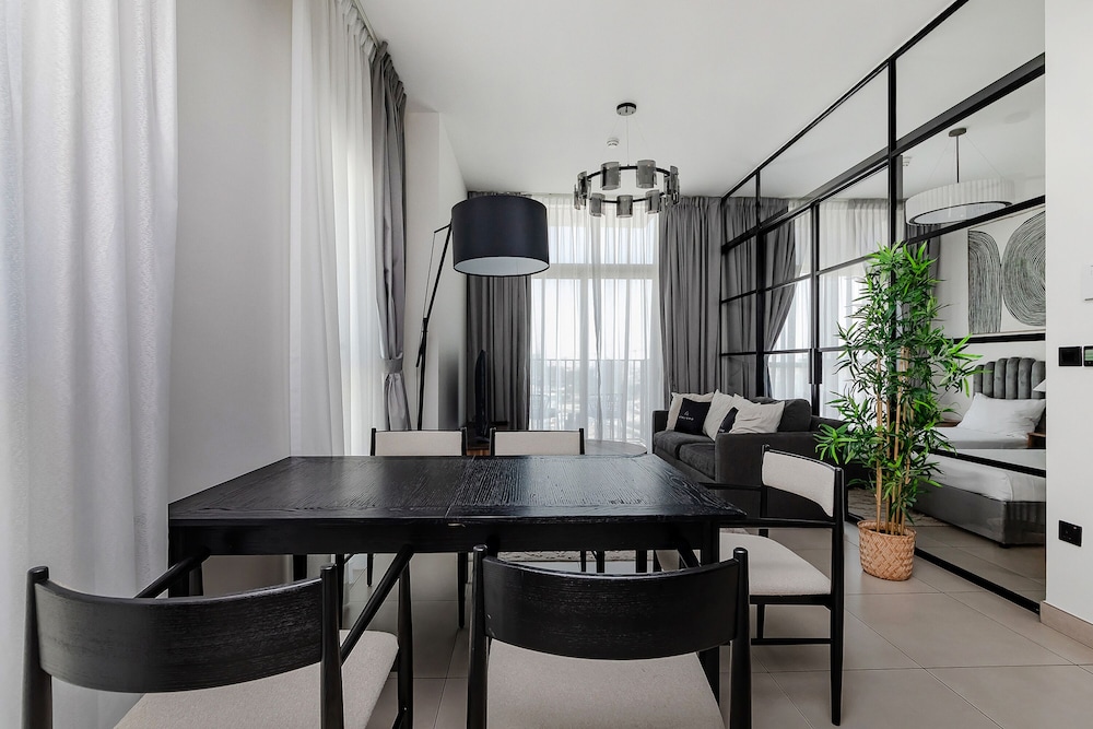 Deluxe 2BR Apartments at Socio