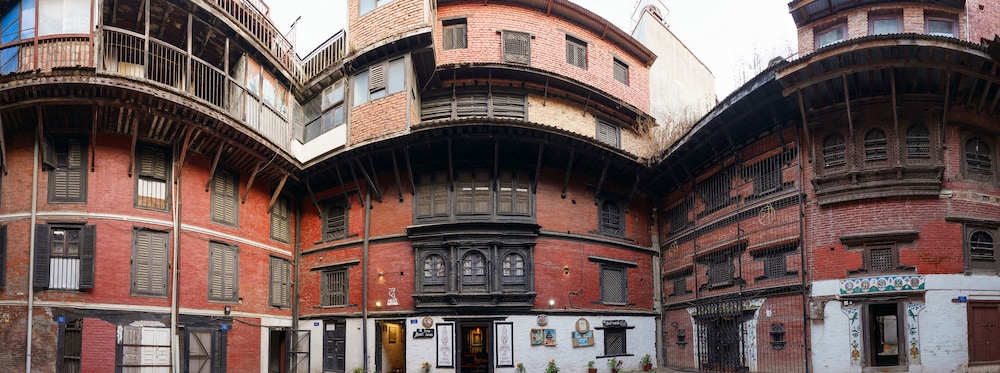 Hira Guest House