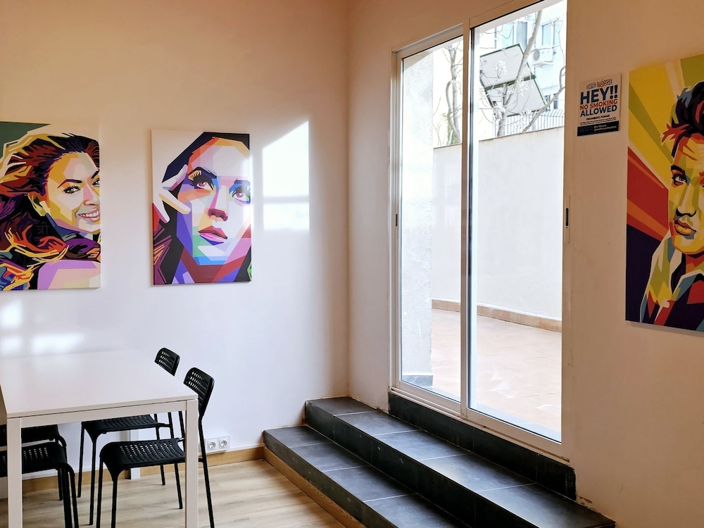 Arc House Pop Art view 3