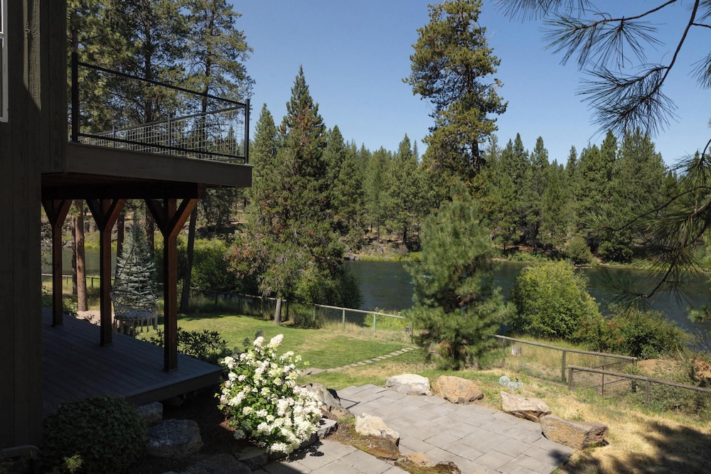 Amazing Riverfront on the Water- Big Sky Bend