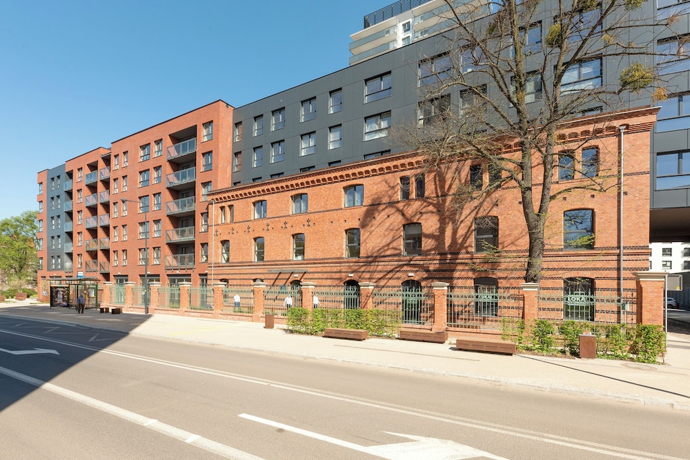 Bastion Wałowa City Center & Parking by Downtown Apartments