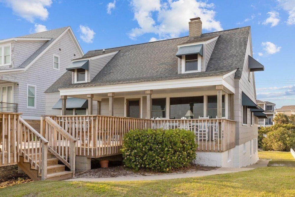 Sutton Cottage 5 Bedroom Home