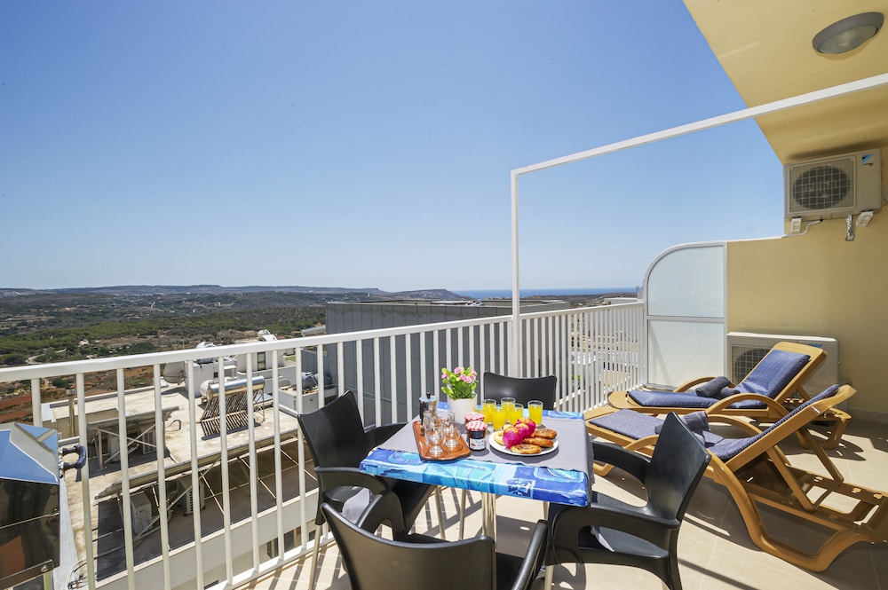 Mellieha Vacations - Summer Breeze with Panoramic terrace by Getaways Malta - Property Image 5