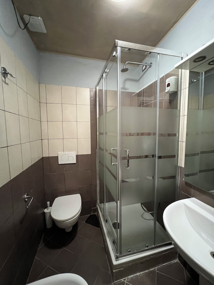 Lion University & Youth Hostel Milano