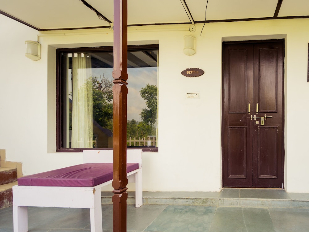 OYO 14134 Home Devdar Cottage Kempty Road
