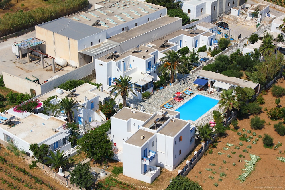 Zoumis Residence