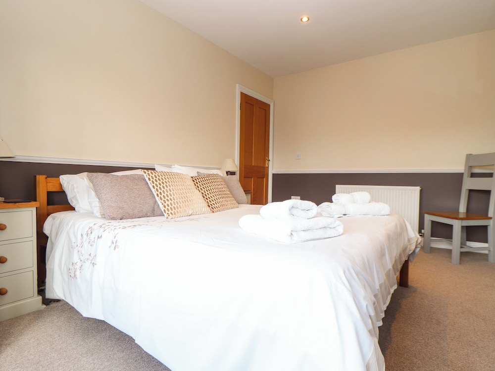 Flat 2 Niles Place