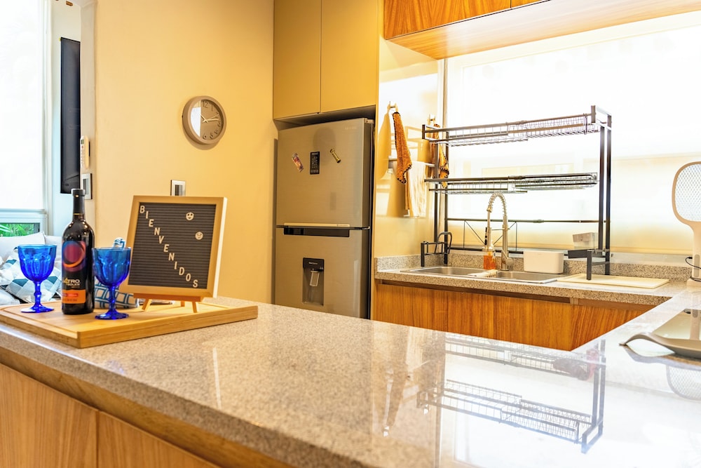 Family Condo with 3 BDR Pool & Hot tub