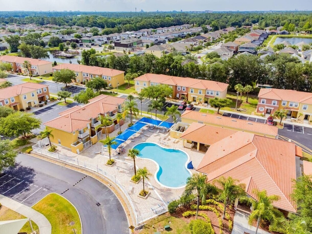 4BR Lake Berkley Home w/ Private Pool