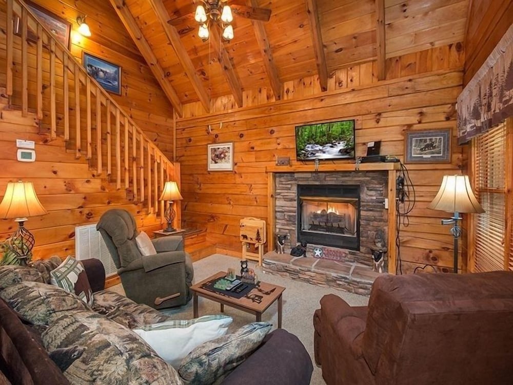 Forest Fling 2 Bedroom Cabin by RedAwning