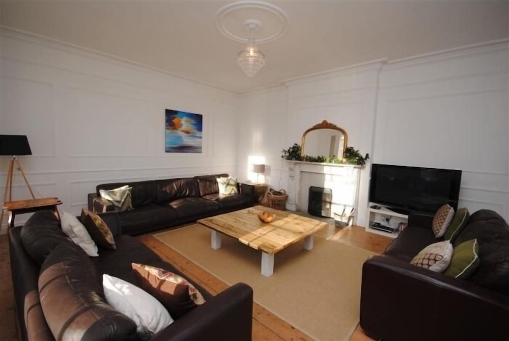 The Manor House Moreton view 5