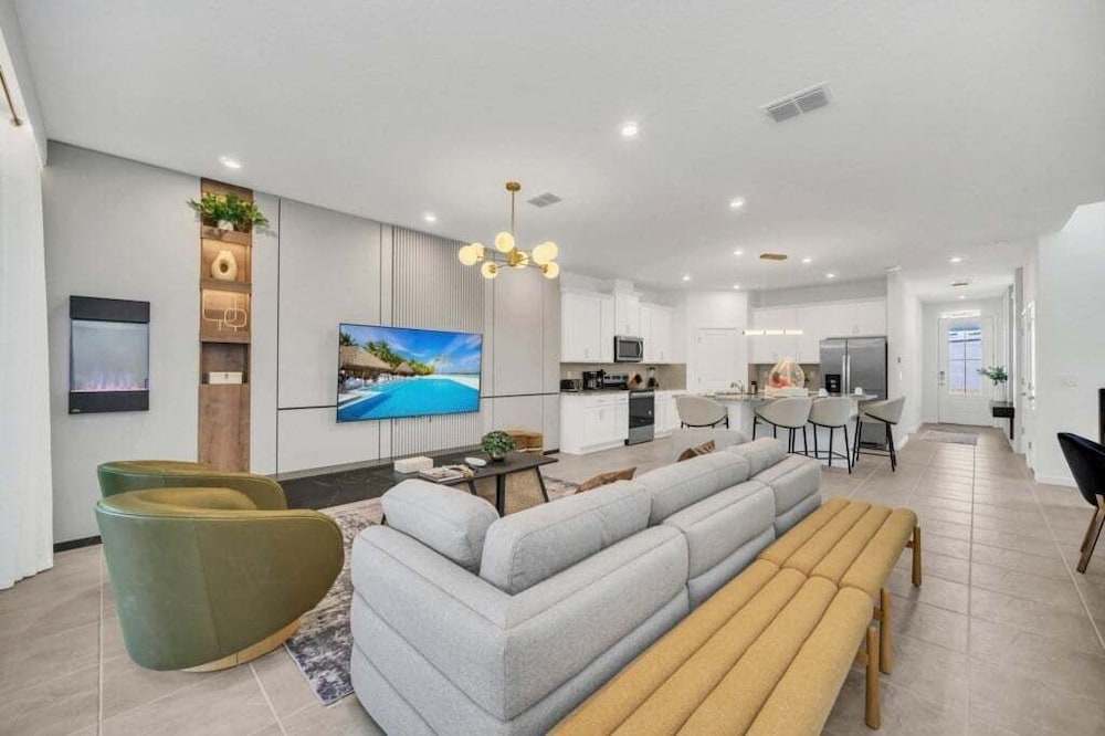 Private Pool, Spa, Movie Theater Room For Family! 7 Bedroom Villa