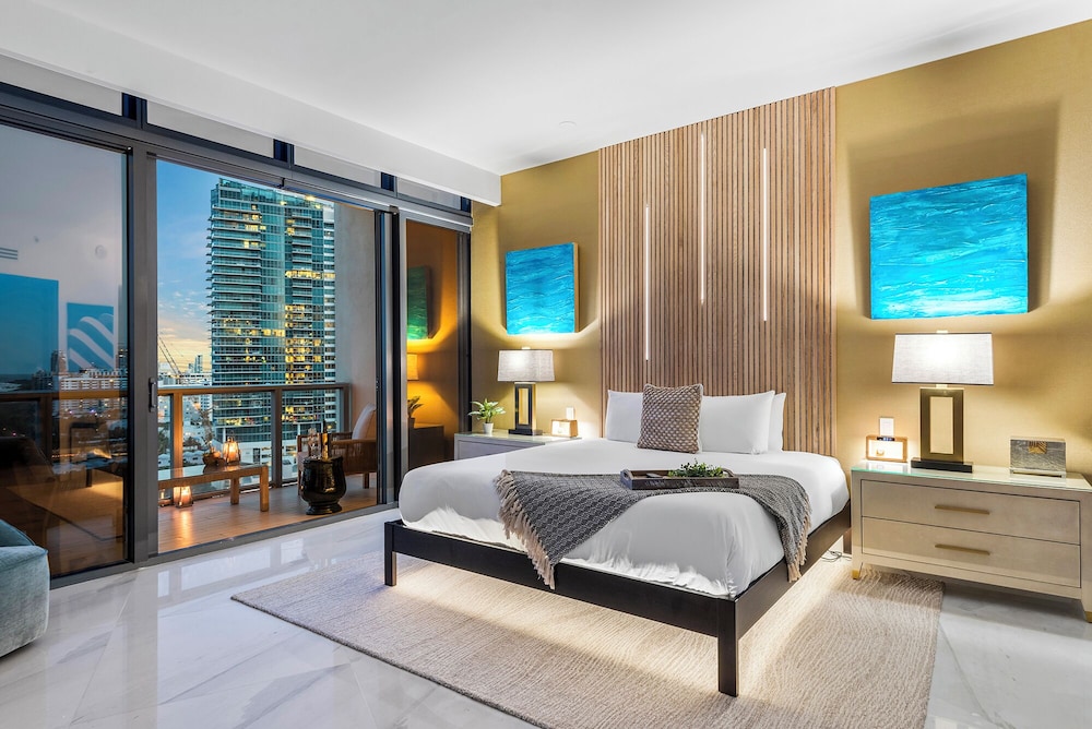W South Beach Private Luxury Suites