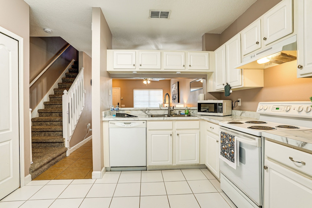 Shop, Golf & More: Family Retreat in Wesley Chapel