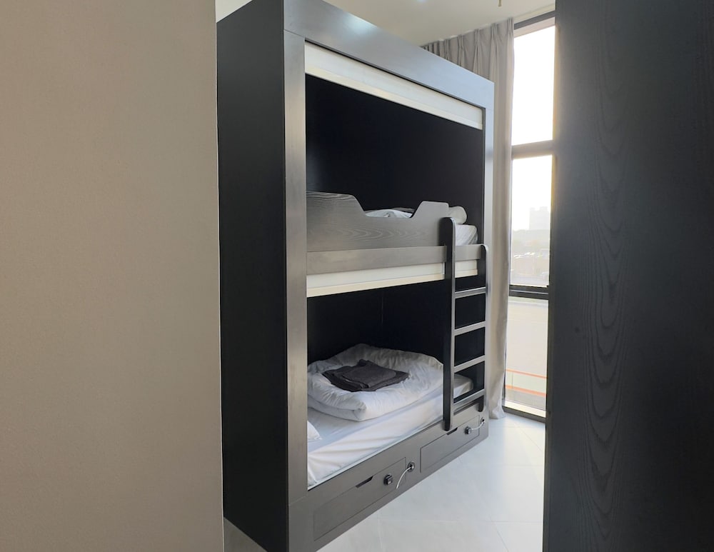 Grapeful Stay – Luxury Hostel Binghatti Avenue Tower Al Jaddaf