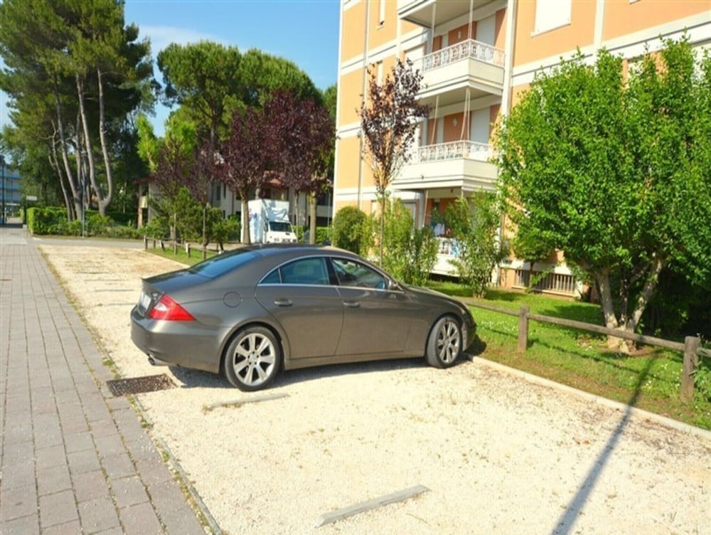 Fantastic Flat With Pool View Just Steps From the sea