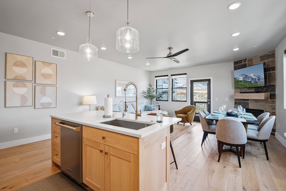 Mountain View Magic - Mayflower Lakeside