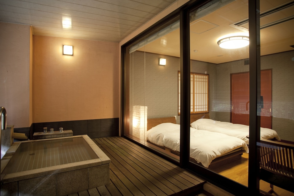 Yamanaka Onsen Ohanami Kyubei