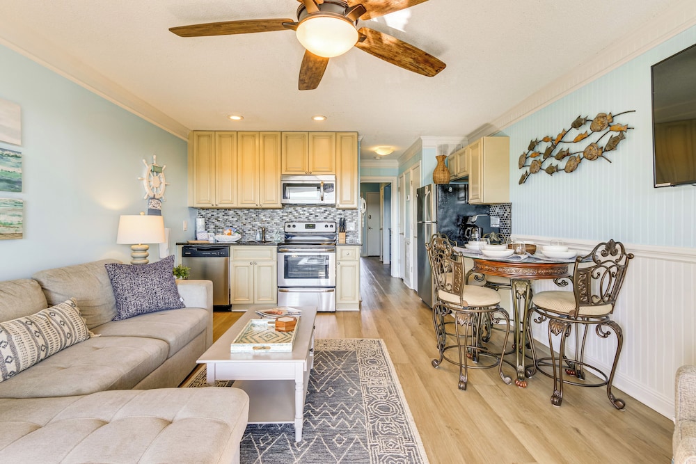 Pool & Folly Field Beach Access! HHI Resort Condo