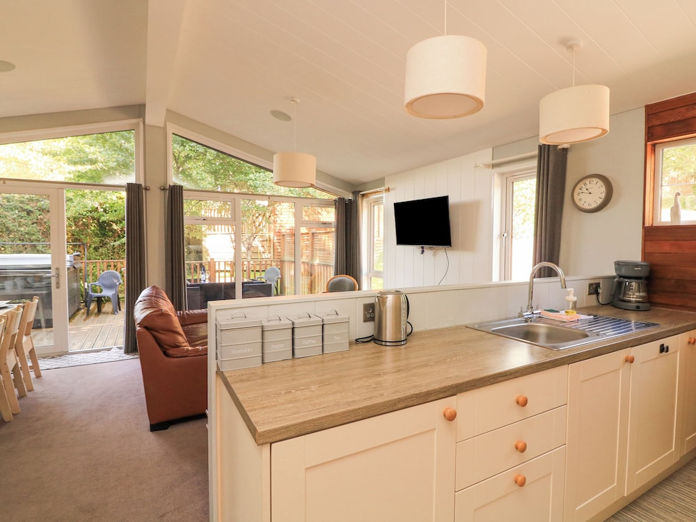 Woodland View 7 - Oak Cabin