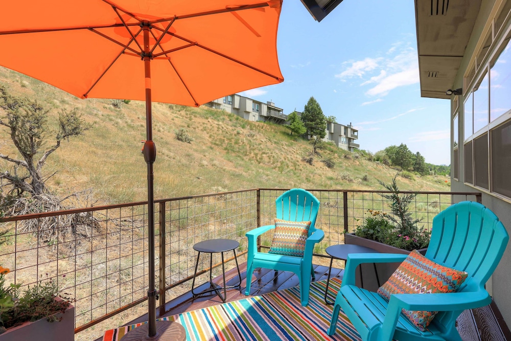 Stylish & Modern Boise Studio w/ Foothills Views!
