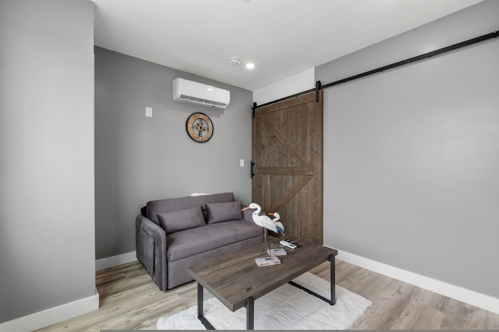New Luxury 4 Bed Condo Perfect for Winter Rental