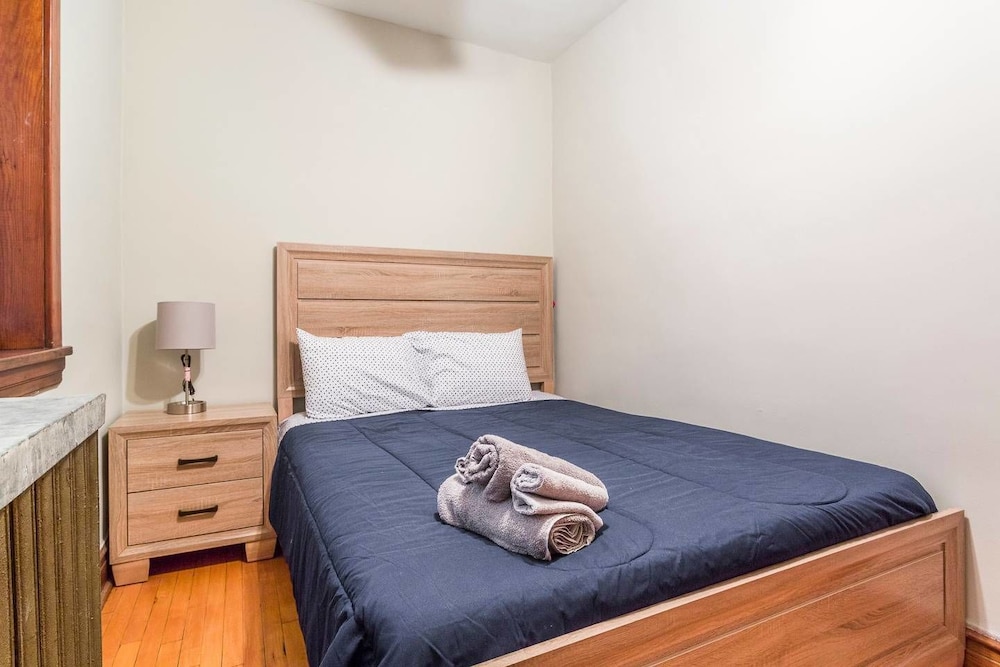 Chicago Vacations - Vintage Uki Village Charmer, Quiet Cozy 2 BDR - Property Image 20